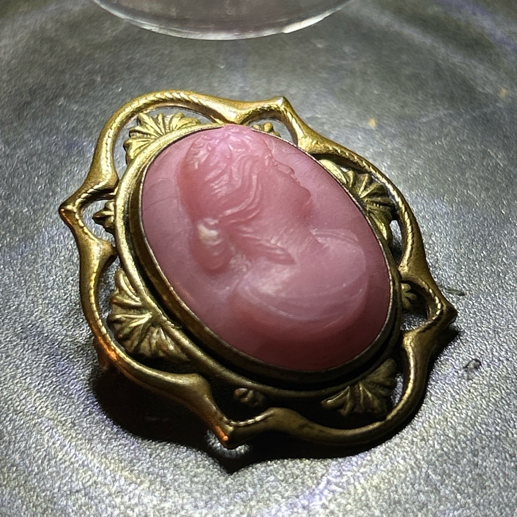 Vintage Pink Glass Cameo Brooch Pin